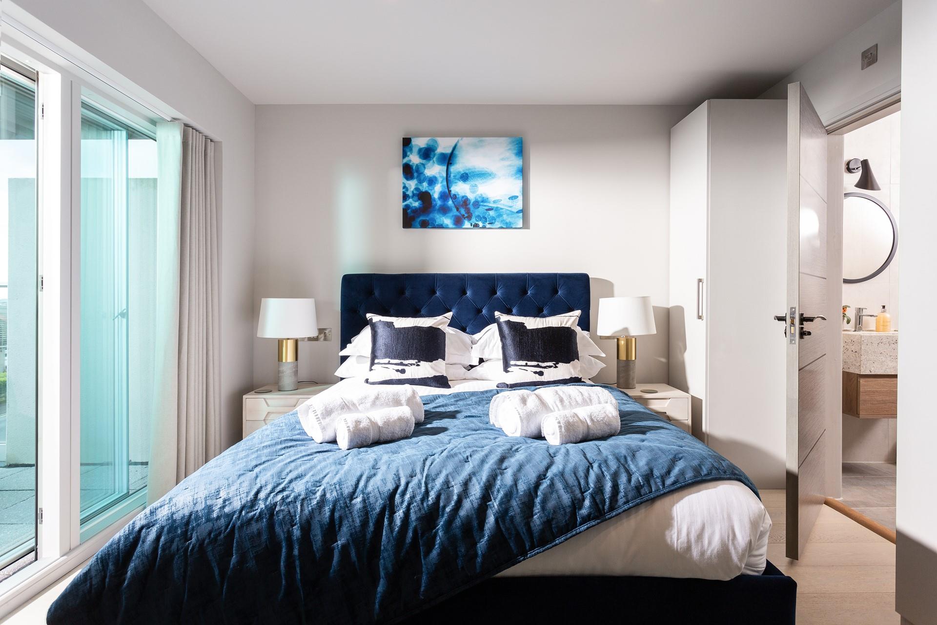 The en suite provides you with the perfect space to get ready in the morning.