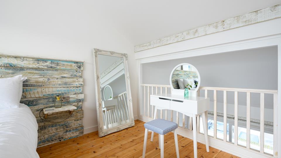 The vanity offers the ideal space to get ready for exploring the magical streets of St Ives.