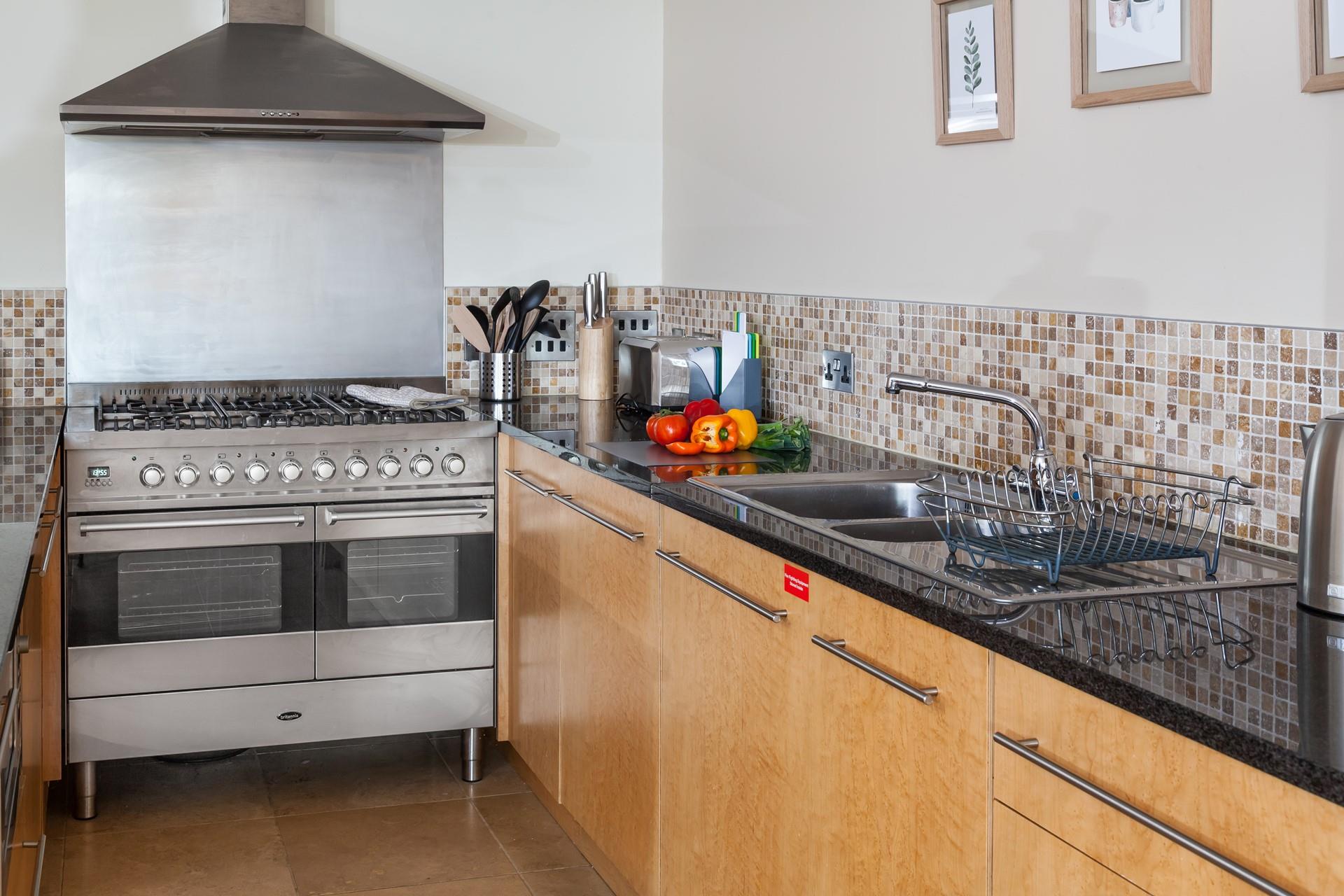 The well-equipped kitchen offers all you need to prepare meals and picnics to take on outings.