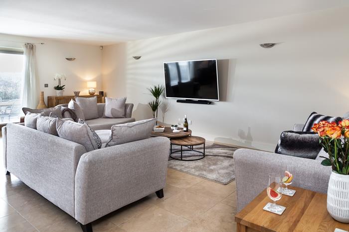 2 The Vista, Sleeps 4 in Newquay