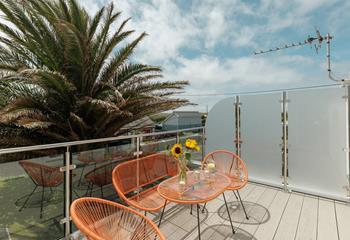 Watch the sun set from the balcony over the garden with a glass of wine.