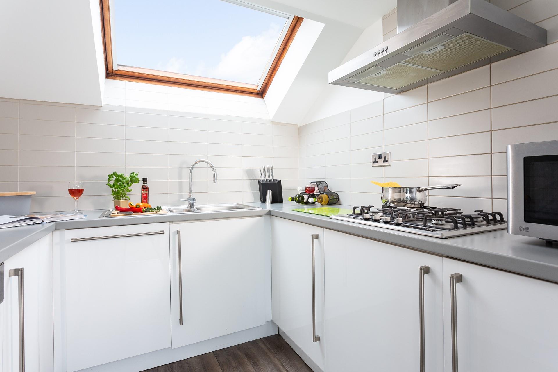 Located just a short stroll away from the heart of Falmouth, you will be perfectly located to buy in some local produce for dinner!