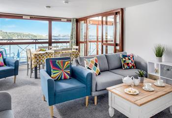 The Beacon, Sleeps 6 + cot, Falmouth.