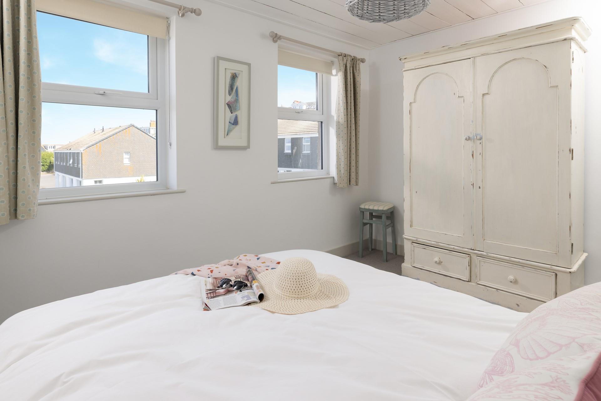 The large wardrobe means you can unpack with ease.