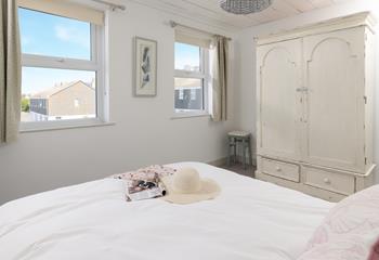 The large wardrobe means you can unpack with ease.