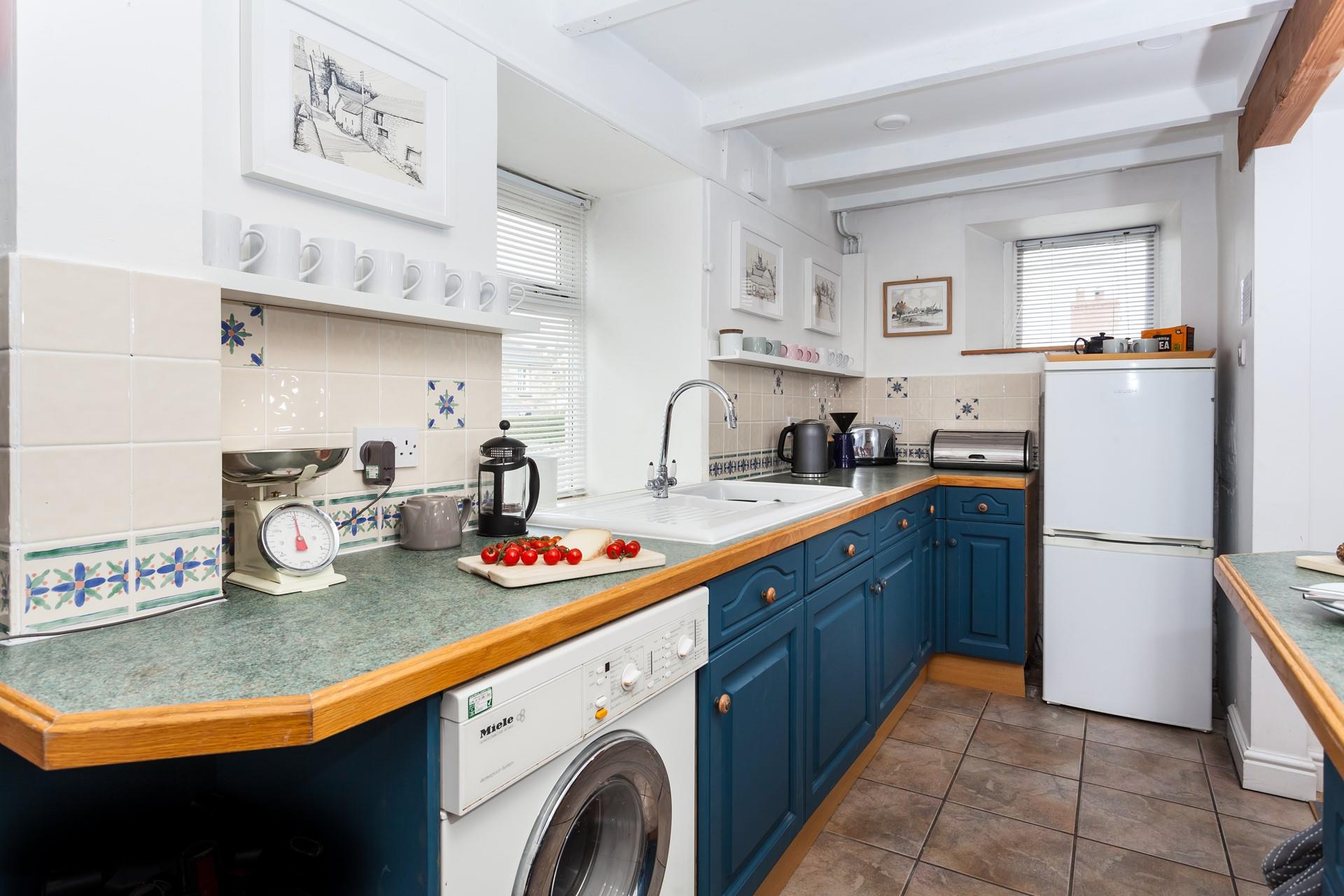 Pack a picnic to take to the beach or head to The Peppercorn Cafe nearby.