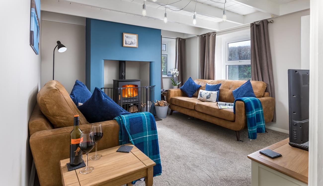 Pour yourself a glass of fruity red wine and unwind in the evening.