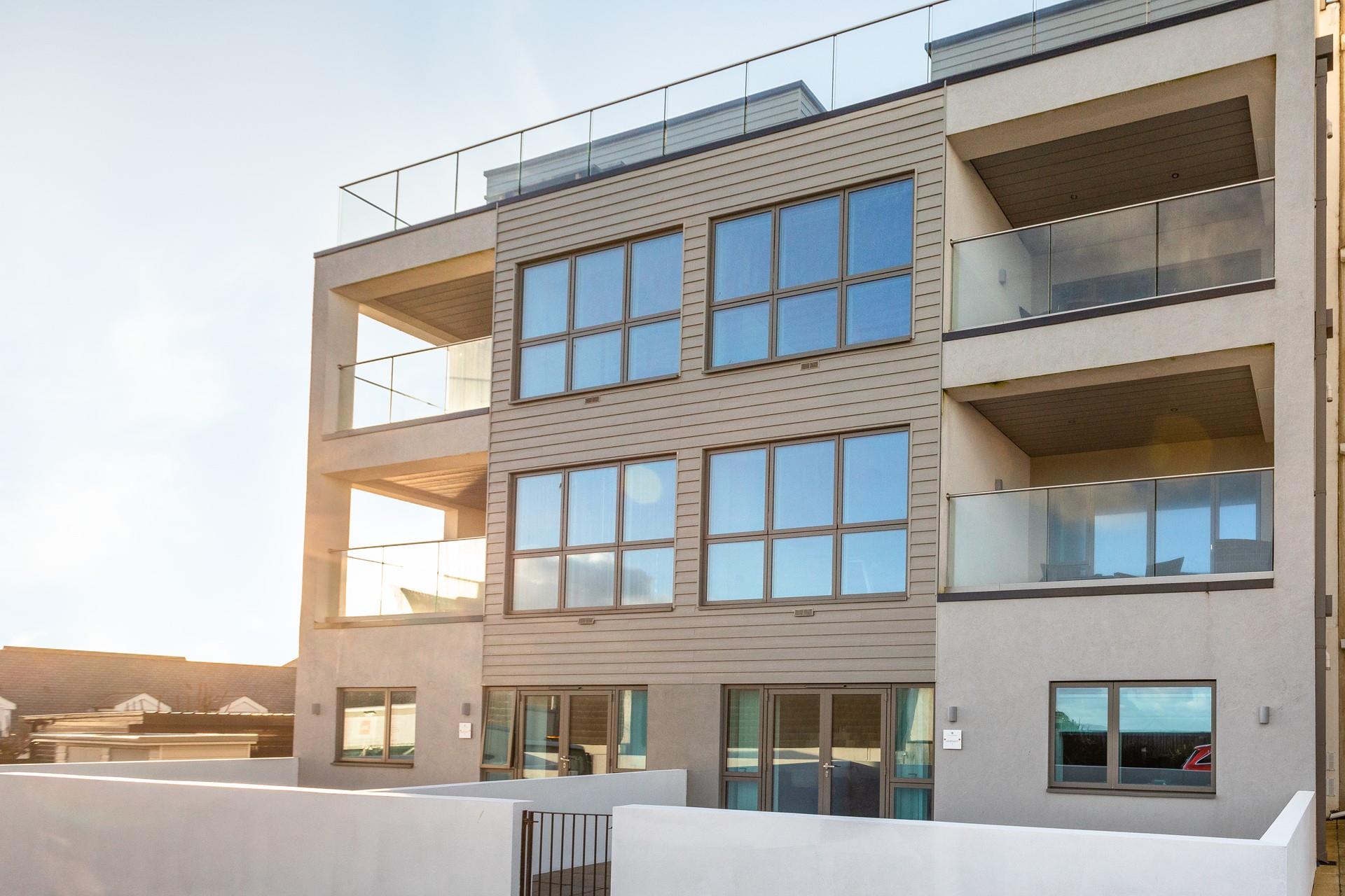 Watch the sun set over Fistral beach with an evening glass of wine, or watch the waves wrapped up in a blanket on an autumn afternoon.