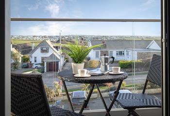 Sit with a morning cup of tea on the south facing balcony, whilst planning the day ahead. 