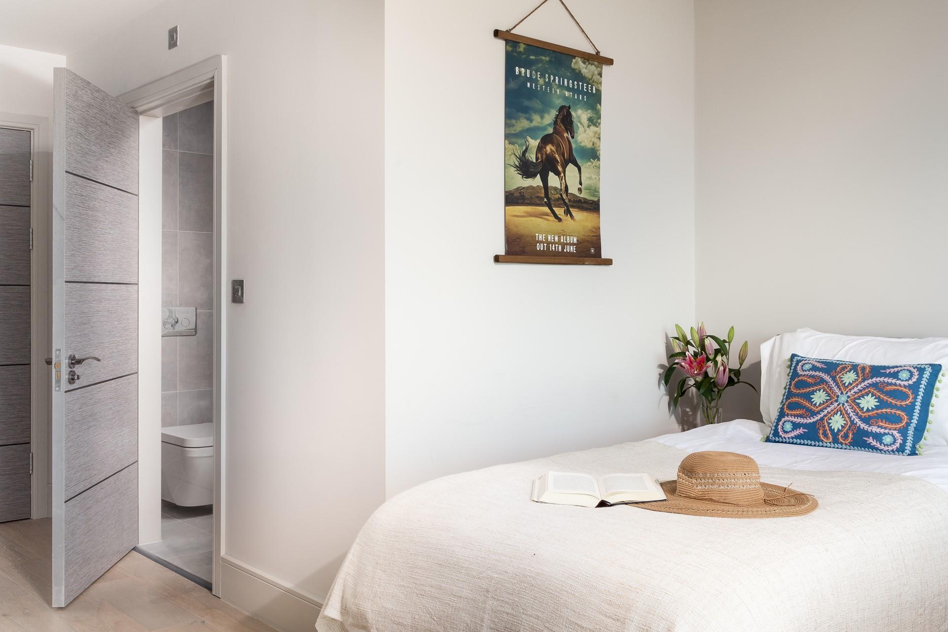 Wake up and wander out of bed to the en suite to get ready for a day out at a local attraction- Newquay Zoo perhaps!