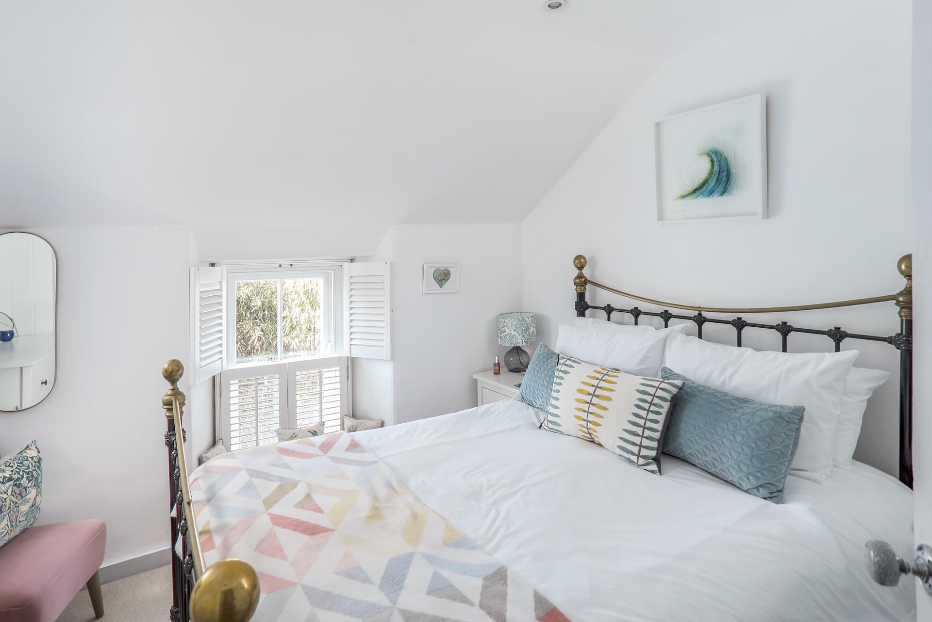 Climb into the king size bed for a cosy night's sleep dreaming of the next Cornish adventure.