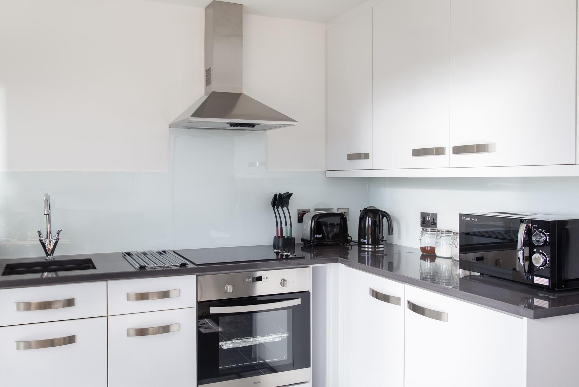 Stylish, modern and fabulously well-equipped, the kitchen provides everything you need to cook delicious meals!