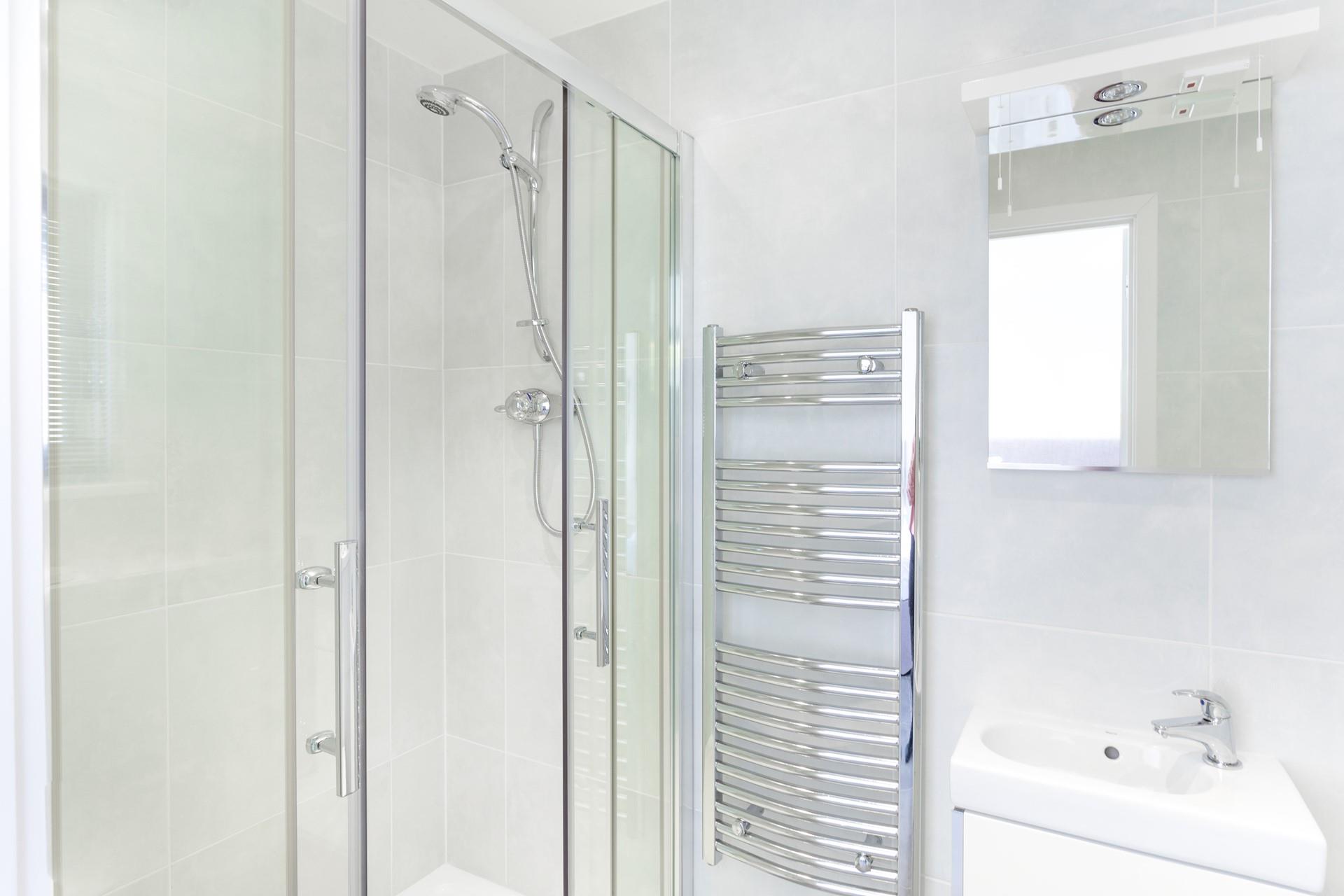 Jump in the shower for an invigorating start to your day or freshen up for a dinner out in Mevagissey.