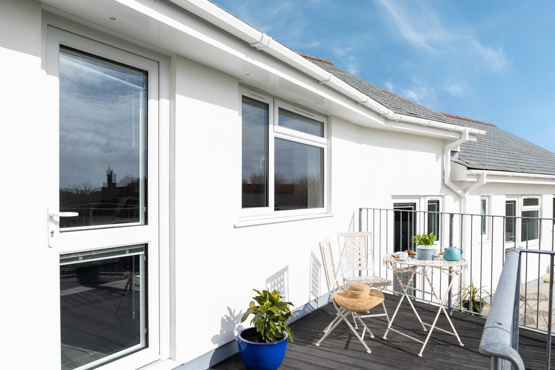 Start your day by sitting out on the balcony and breathing in the fresh Cornish air whilst sipping on your favourite hot drink!