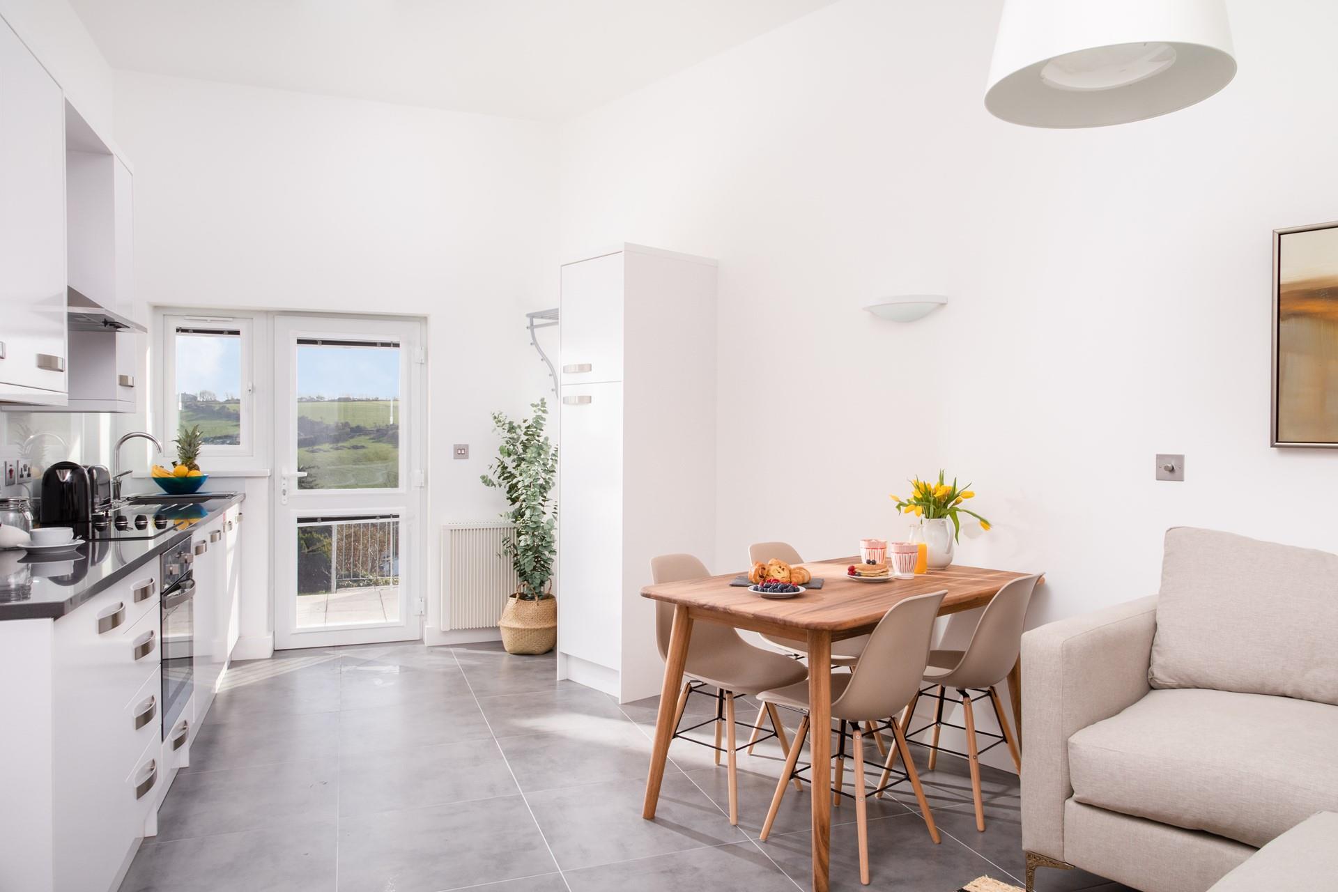 Sleeping three, Hinterland View is a bright, airy apartment that has been decorated in tasteful neutrals. 