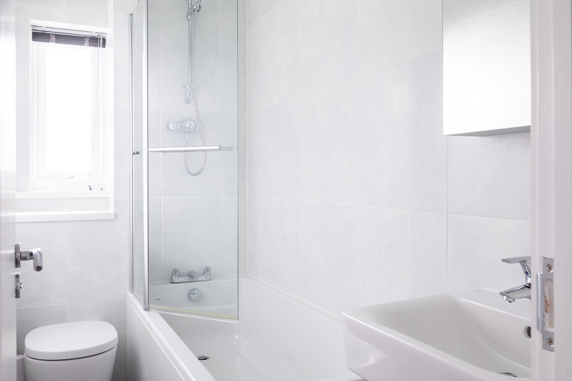 The family bathroom is perfect for hot soak after a day spent wandering the coast paths.