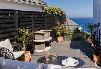 Light a barbecue, sit back and relax, enjoying the view!