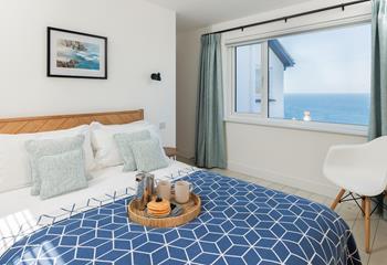 Wake up to sea views every morning!