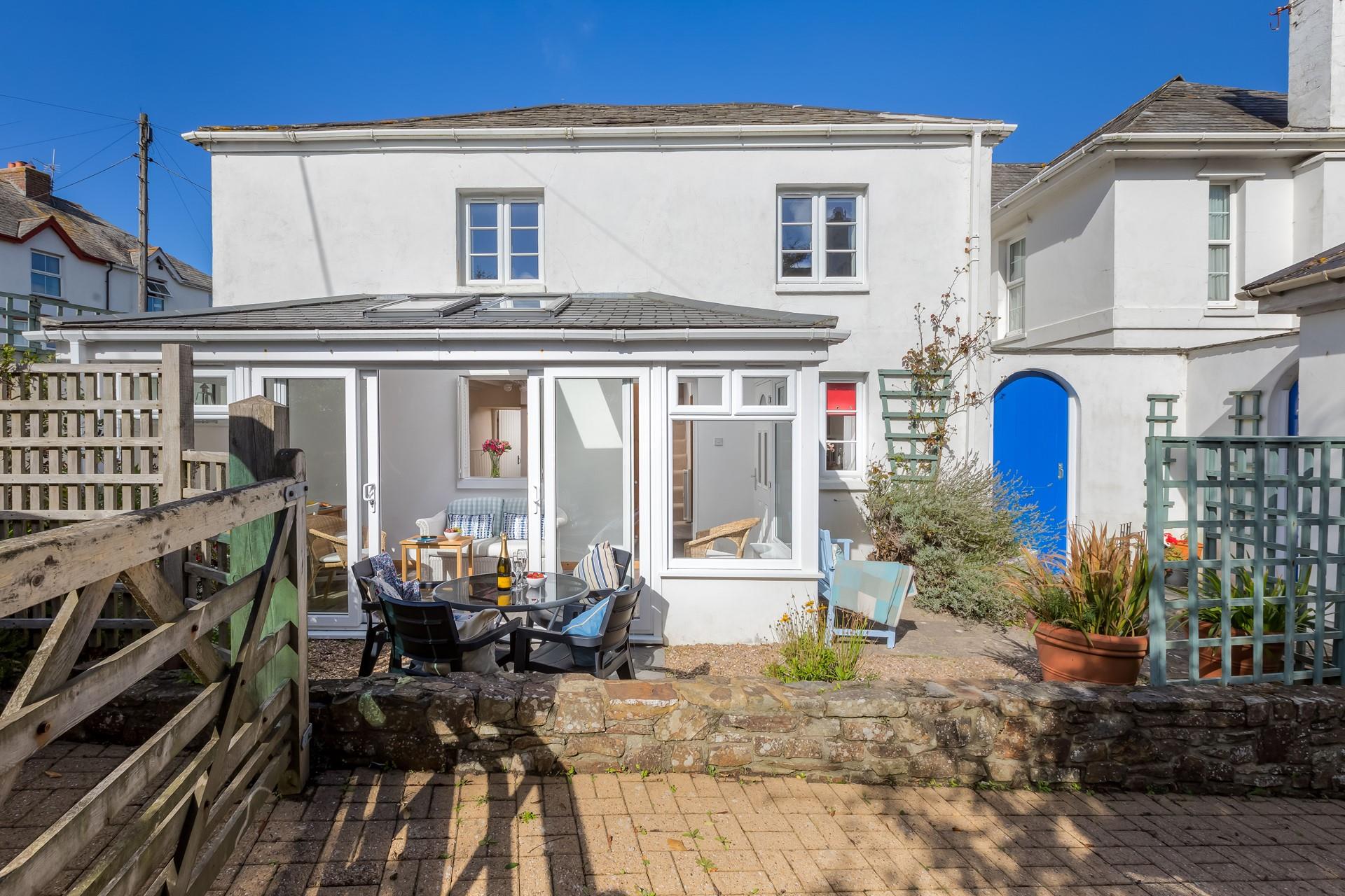 Park the car and forget about it for the week, you can explore Bude on foot from Oyston Park Cottage.