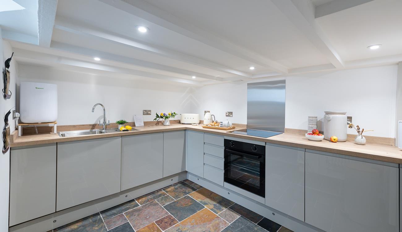 Great for entertaining with its well-equipped kitchen, making dinner parties easy.