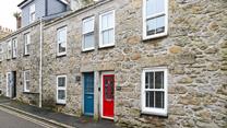 Located far enough away from town that it is a quiet location but still close enough to enjoy all St Ives has to offer within a few minutes.
