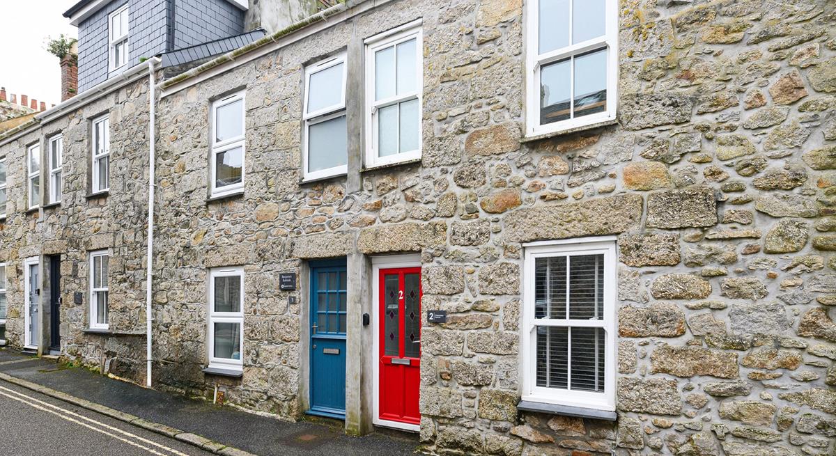 Located far enough away from town that it is a quiet location but still close enough to enjoy all St Ives has to offer within a few minutes.