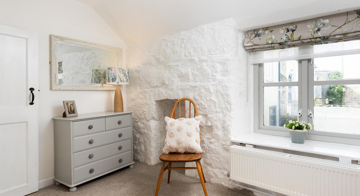 Wake early, pour yourself a generous mug of your favourite hot drink and watch St Ives slowly wake up from this window spot.