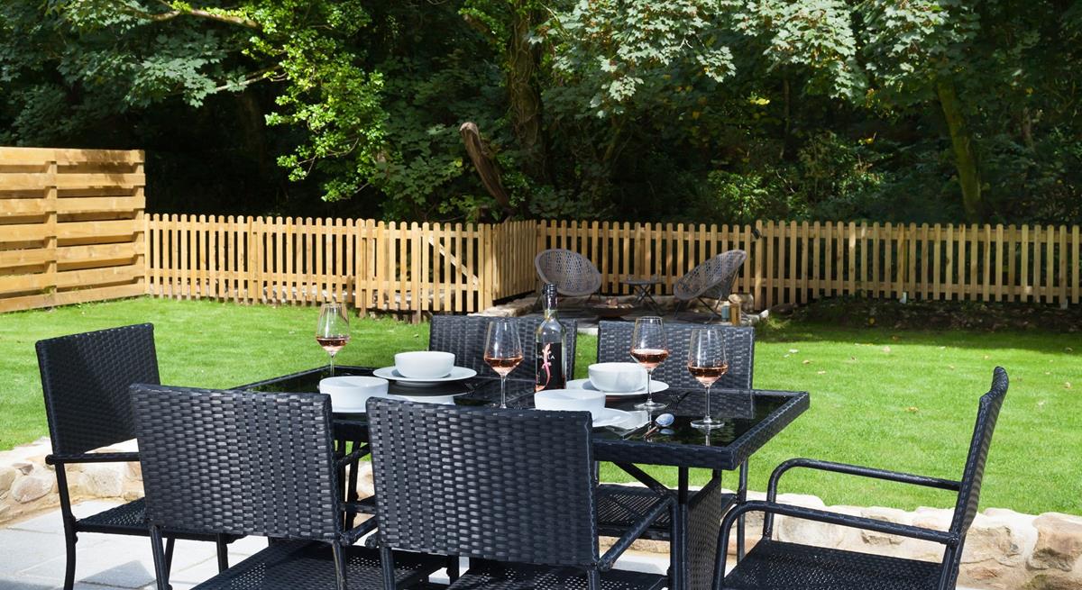 Watch the children and your furry friend play in the garden whilst you sip a glass of your favourite wine.