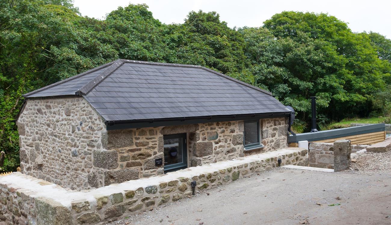 Relax in peace and tranquillity and take advantage of the countryside walks on offer in the area.