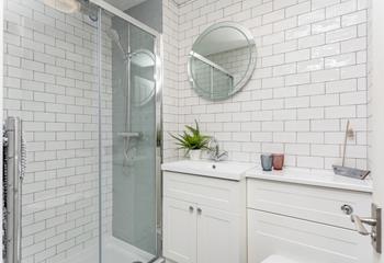 Wash away the sand in the modern bathroom, and get ready for an evening stroll through St Ives' cobbled streets.