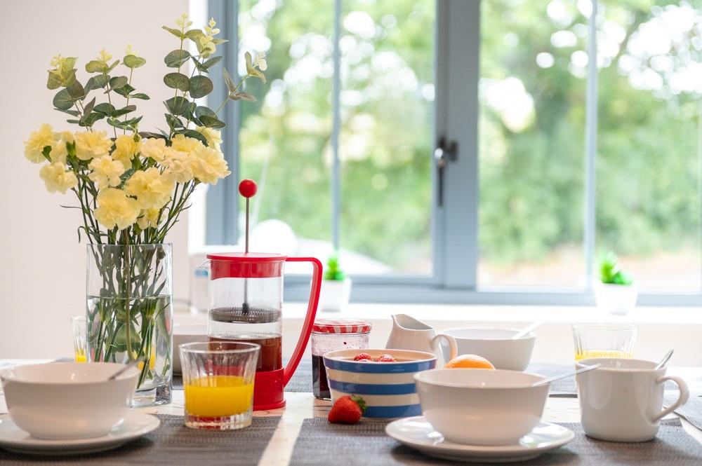 Start your day right with a cooked breakfast before heading out for the day at nearby Porthpean beach.