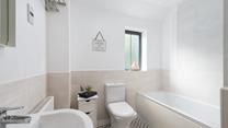 After spending winter days walking along the rugged coastline come back and pour yourself a glass of wine and run yourself a hot bath to unwind.