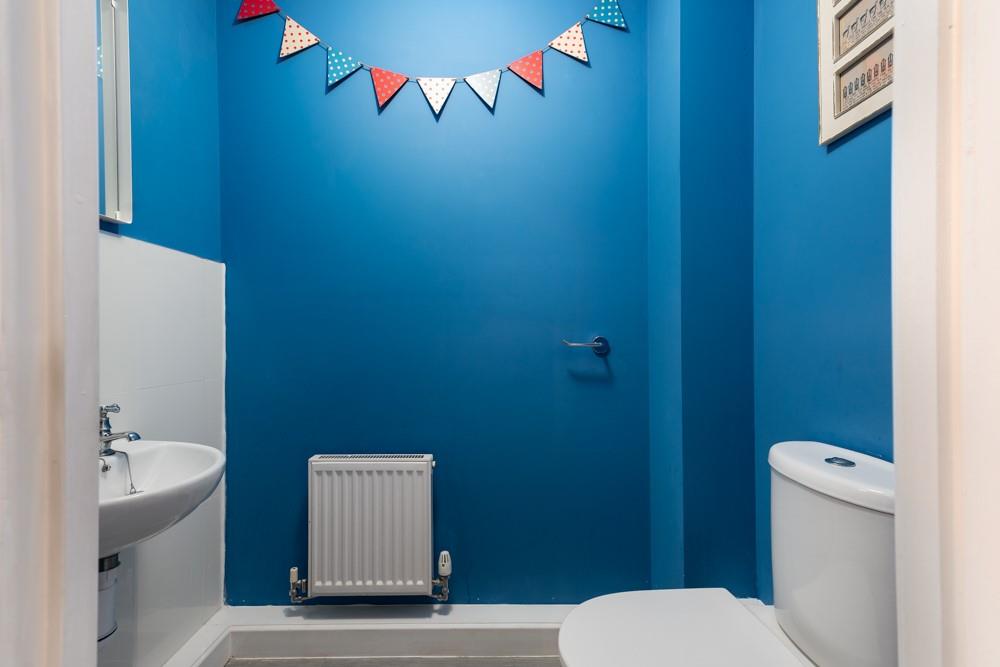 Get ready for an evening of fine dining at one of the restaurants in Charlestown and enjoy some local seafood.