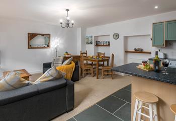 Make use of the cleverly designed breakfast bar area to relax with a glass of wine after a long day exploring the beautiful Cornish coastline.