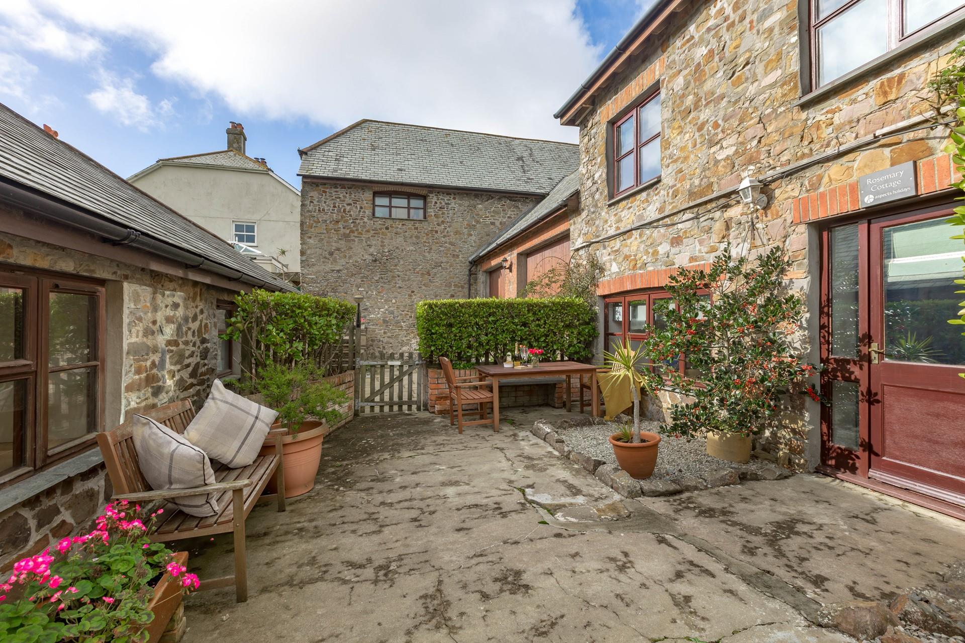 Take your morning cuppa out to the bench to sit in the peaceful surroundings.