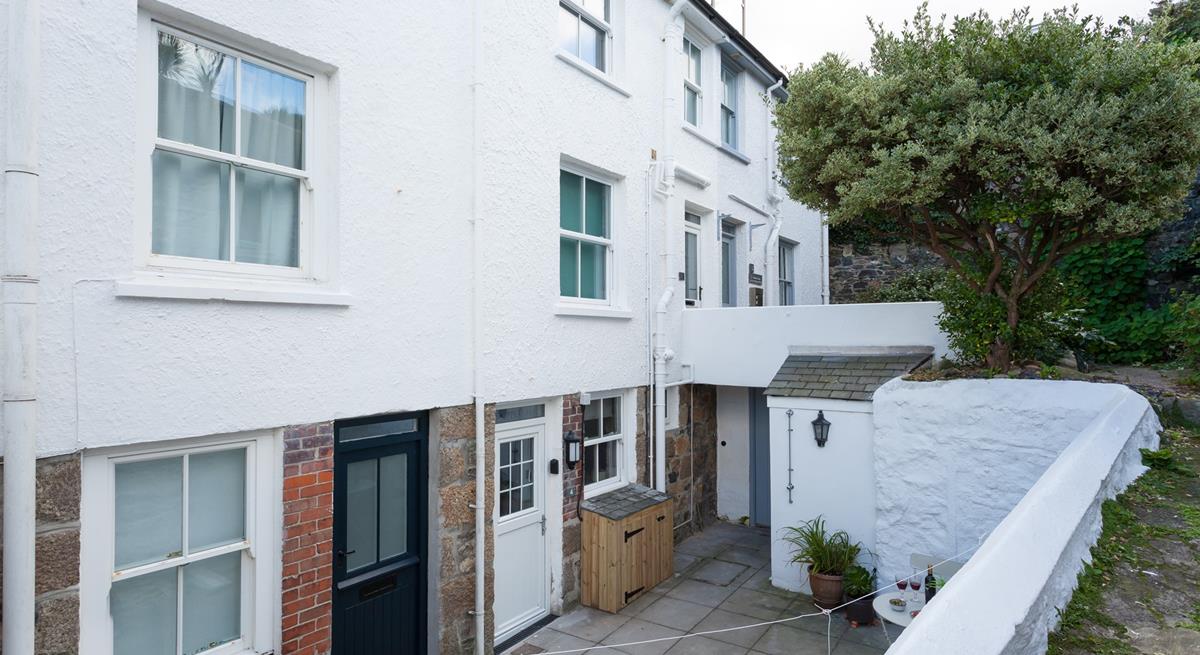 Though quietly located the property is still within easy reach of all St Ives has to offer!