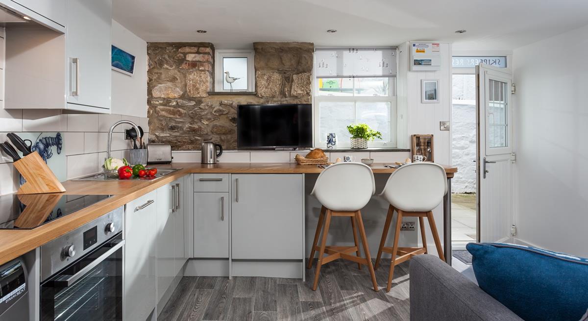 A stunning and snug bolthole for two, Skipper's Rest is set back from the hustle and bustle yet still close to Fore Street.