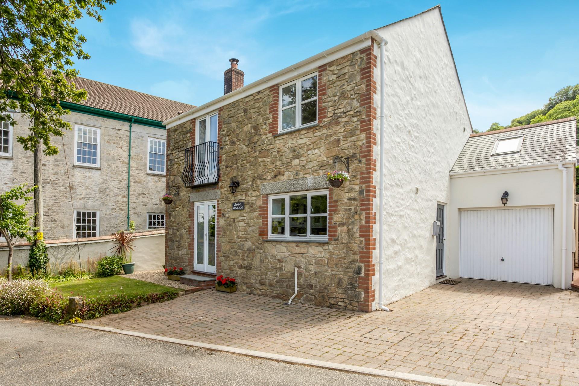 The doors from the living room open out onto the front garden, perfect for letting in that fresh Cornish air. 