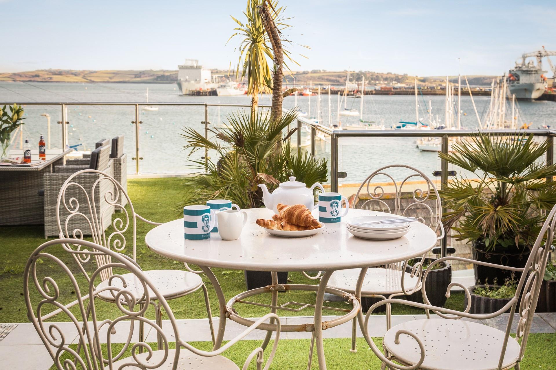Pop to a local bakery and pick up some fresh pastries for breakfast by the sea.