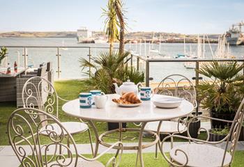 Pop to a local bakery and pick up some fresh pastries for breakfast by the sea.