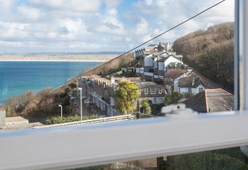 Sit back and enjoy the gorgeous sea view from this lovely home.