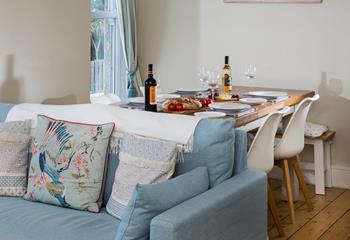 The dining table extends to accommodate eight guests so you can enjoy meal times as a family.