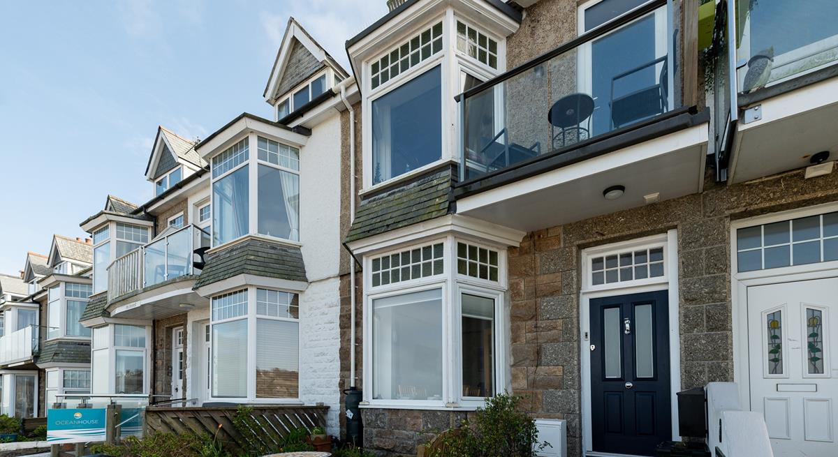 You can be strolling along the harbour in 10 minutes from Bonython.