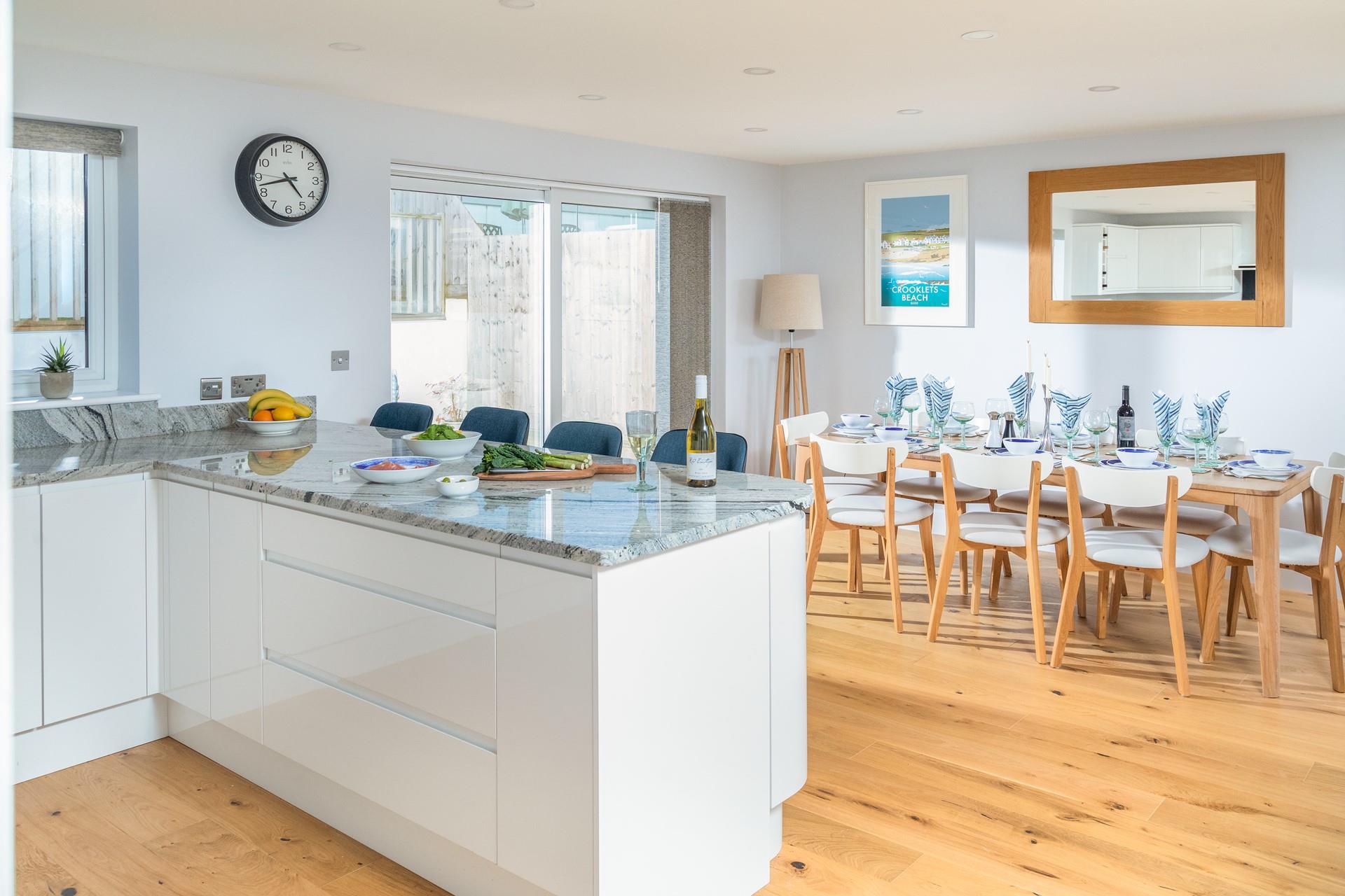 St Padarn has a spacious kitchen and dining area, perfect for cooking and entertaining with the whole family around you.