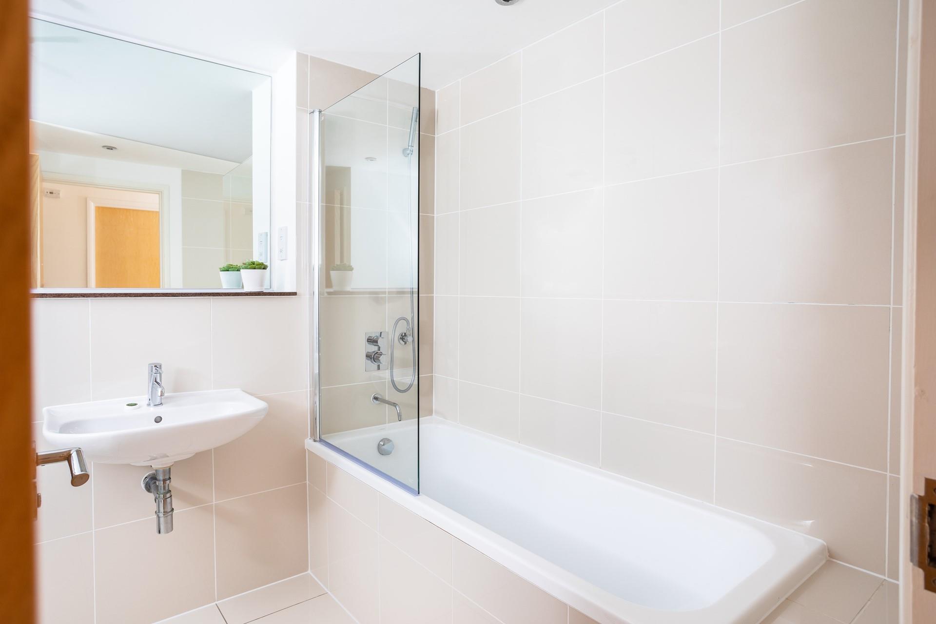 Sink into the bath tub for a relaxing soak and let those stresses and strains melt away. 