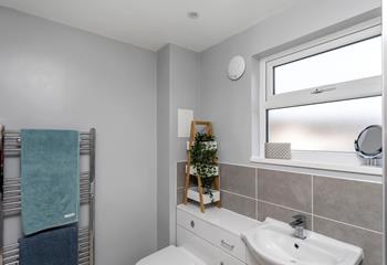 Jump out of the shower and grab your warm towel, heated by the towel rail. 