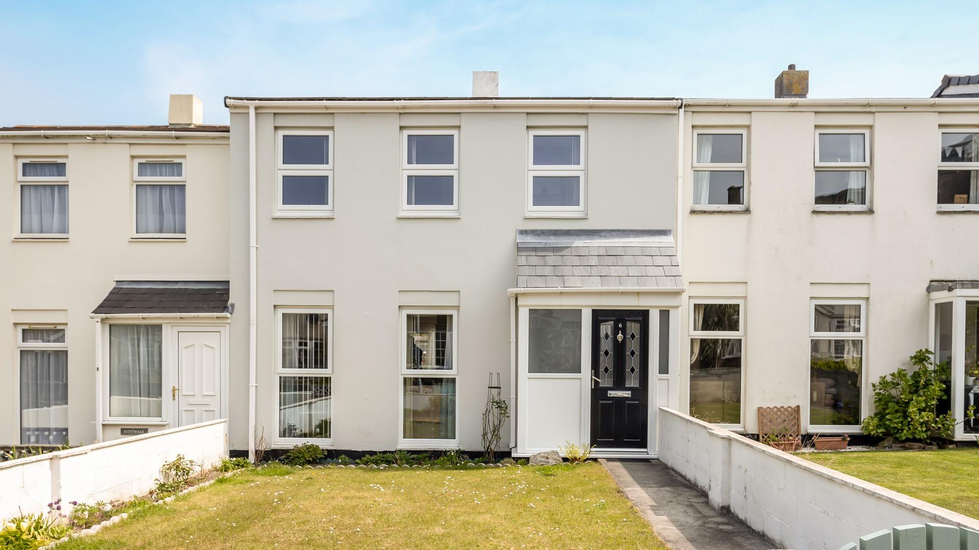 Arrive at Number 6 and let your holiday begin. 