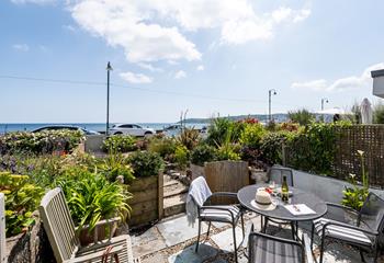 Penzance promenade is opposite Fairings Cottage with the iconic Jubilee Pool only a short stroll away.
