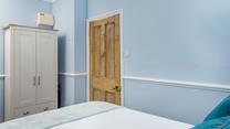 Unpack your belongings and make yourself at home in Lowen. 