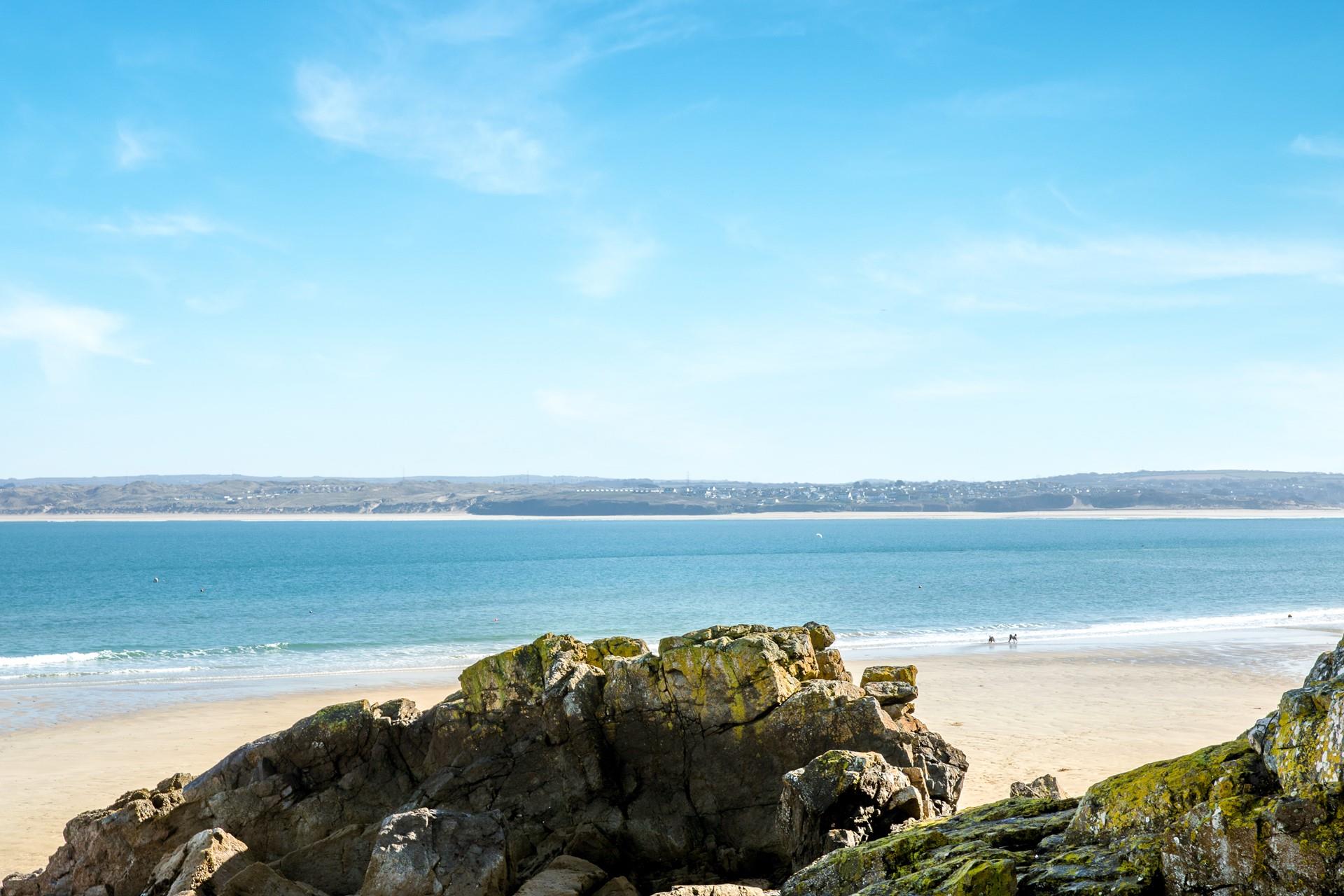 Lobster Pot boasts uninterrupted sea views; watch the passing boats, kayaks and maybe even seals.